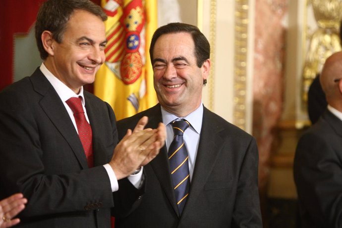 Zapatero con Bono en el aniversario de la Constitución