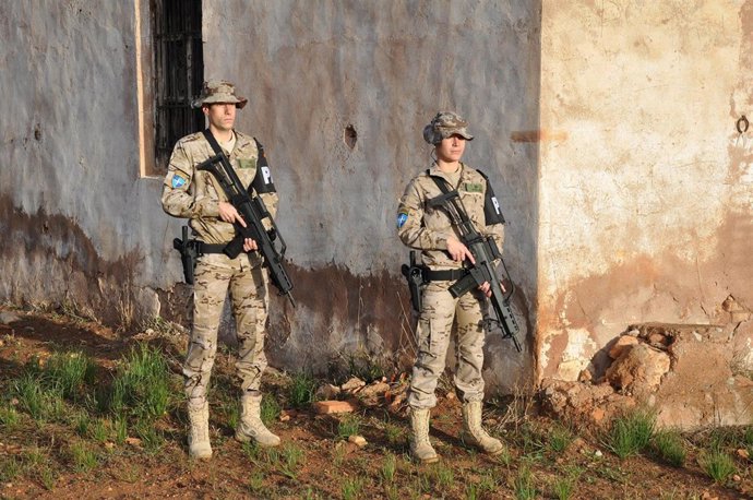 Militares con el nuevo uniforme pixelado