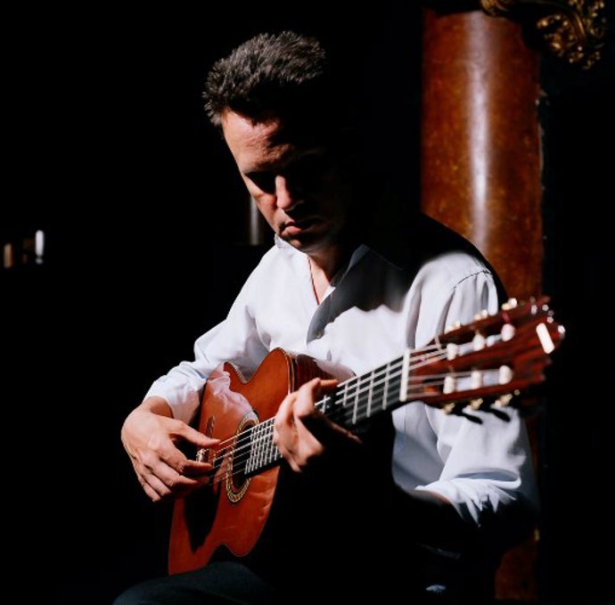 Mark Kozelek actúa en el Teatro Central