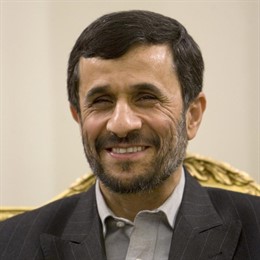 mahmud ahmadineyad presidente irán sonriente
