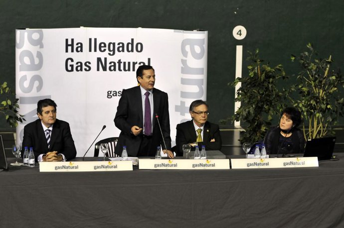 NP Y FOTO: Presentación De La Llegada Del Gas A Cenicero