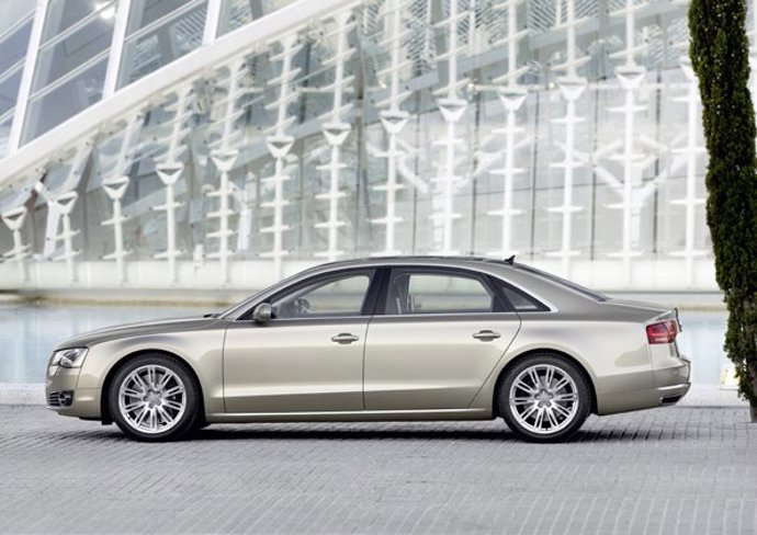 Audi A8 L