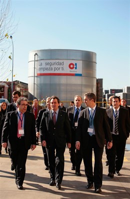 Artur Mas en la visita a la planta de O-I en la Zona Franca