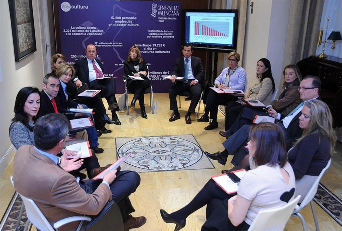 Reunión de la consellera con diputados valencianos