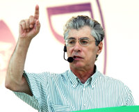 Bossi: si Berlusconi no consigue más apoyo el Gobierno caerá por sí solo