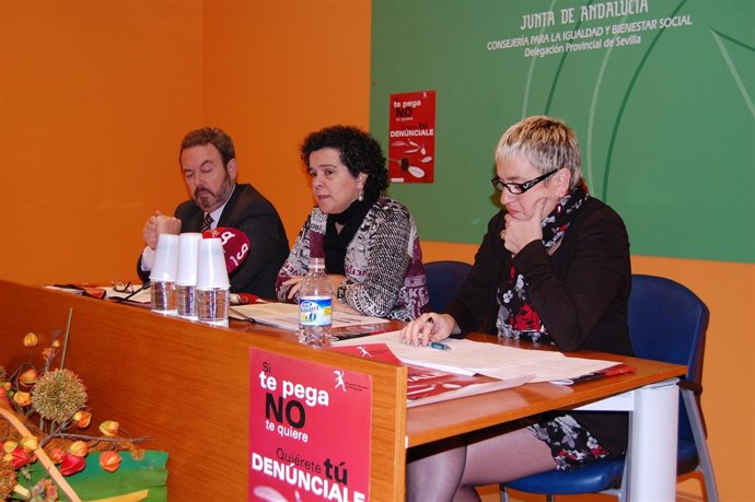 La Consejería para la Igualdad y Bienestar Social presenta el programa 'Red de a