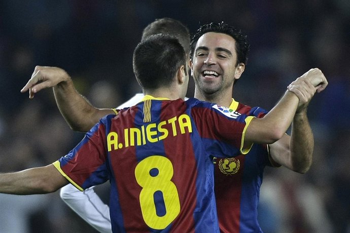 Xavi Hernández e Iniesta
