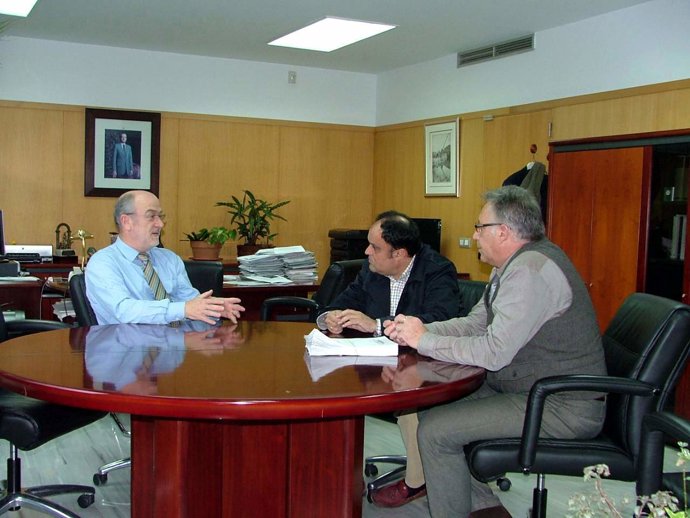 Manuel Alfonso Jiménez, el presidente de la Hermandad Matriz de Almonte, José Jo
