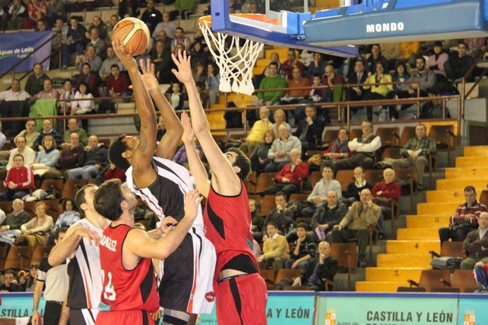 El Murcia ganó fuera de casa