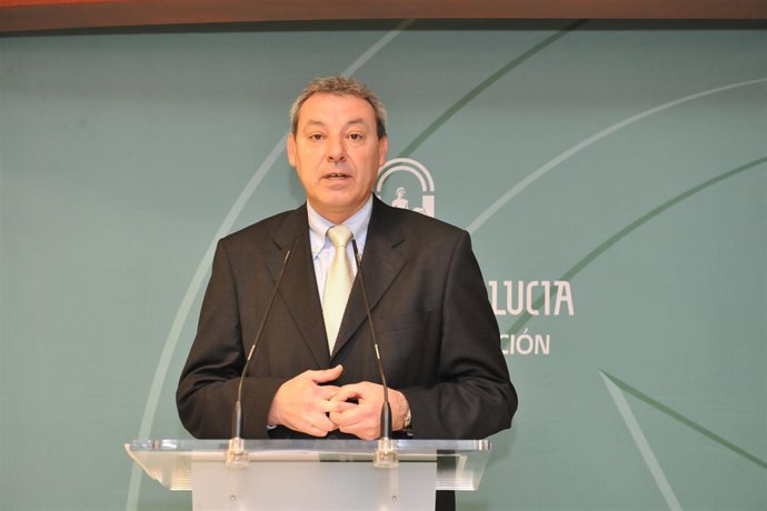 El consejero andaluz de Educación, Francisco Álvarez de la Chica