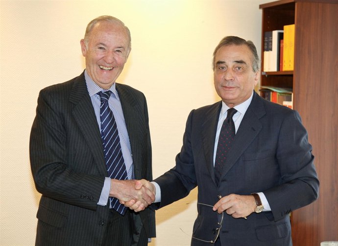 Firma del acuerdo MicroBank y Fundación Autor