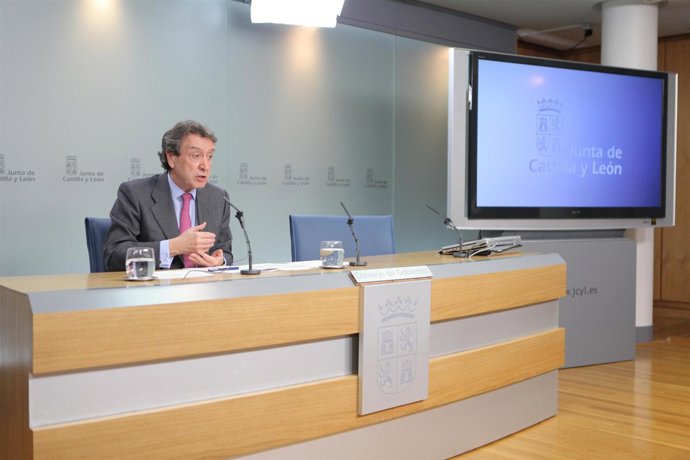 El consejero de la Presidencia y portavoz, José Antonio de Santiago-Juárez