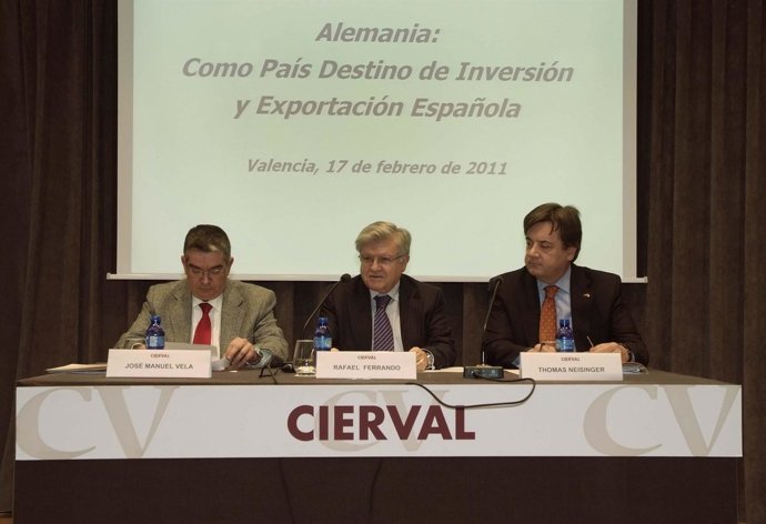 Ferrando interviene en la clausura de la jornada sobre Alemania.