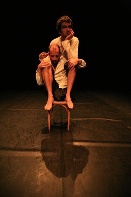 Danza sobre cuatro muletas en el VEO