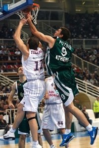 El Caja Laboral cae en el OAKA