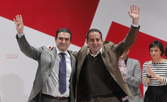 Alarte junto al candidato de Alfaz del Pi (Alicante)