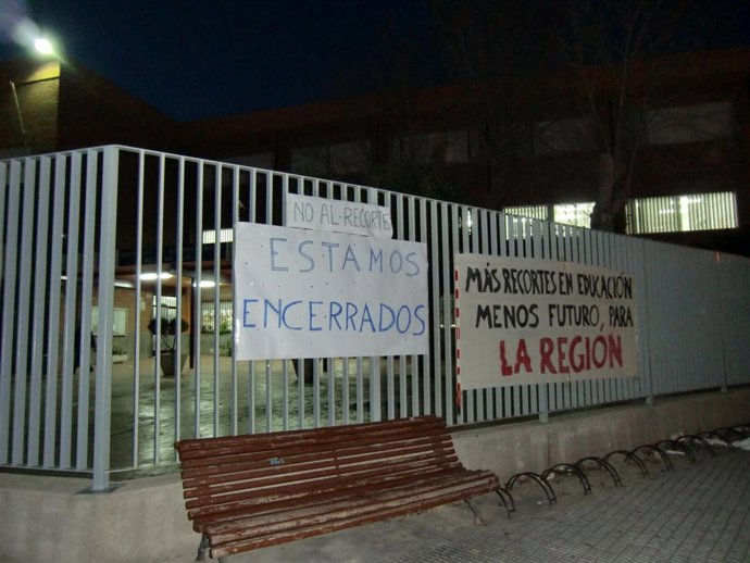 Encierro de profesores del instituto Ruiz de Alda de San Javier