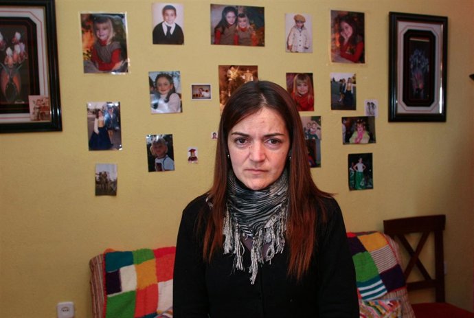 La madre de la niña con una rara enfermedada parecida al Alzheimer