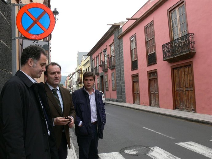 Nota De Prensa Y Fotografías: El Viceconsejero De Turismo Del Gobierno De Canari