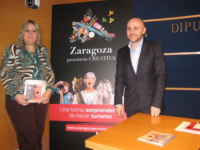 La diputada delegada de Turismo de la DPZ, María José Navarro, y el gerente del 
