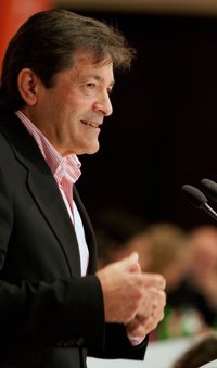 Fernández (PSOE) pide a Espinosa (PP) que concrete qué servicios públicos quiere privatizar