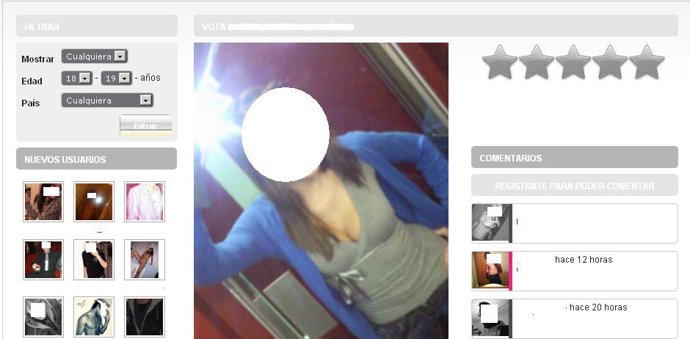 Una joven se hace una foto en el espejo y la sube a Internet.