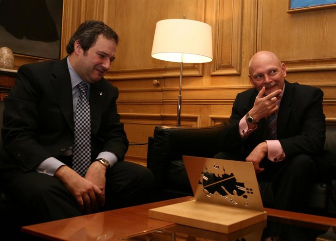 Jordi Hereu se reúne con John Hoffman