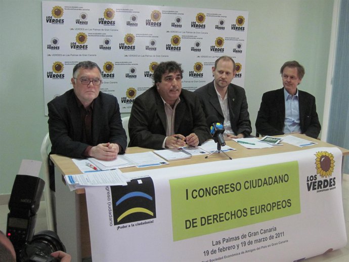 Representantes de Los Verdes en Canarias, entre ellos, Rafael Rodríguez (segundo