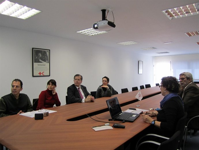 Encuentro celebrado hoy entre miembros de la Fundación Accenture, Cruz Roja Espa
