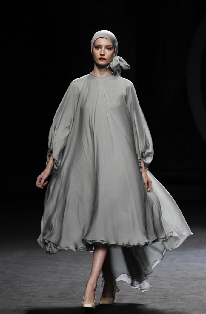 Modelo de Duyos en Cibeles