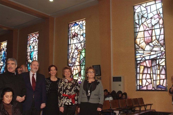 El concejal de Educación de Jaén, Justo Gámez; el director de la Obra Social y R