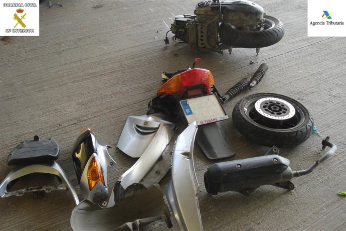 Piezas de moto recuperadas.