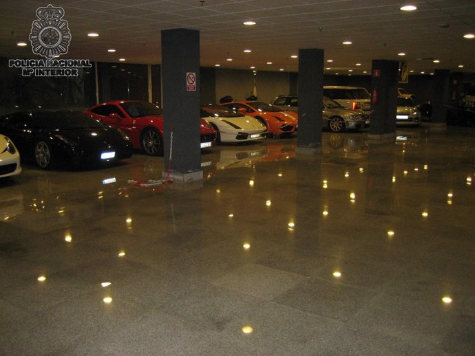 La organización traficaba con coches de lujo