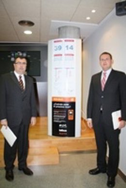 El consejero José Ballesta y el director gerente de la EPT, José Guillén, presen