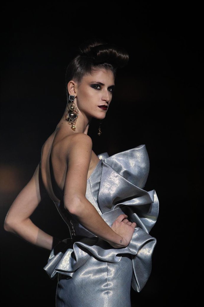 Modelo de Hannibal Laguna en Cibeles