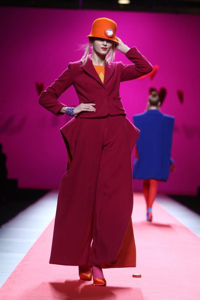 Modelo de Agatha Ruiz de la Prada en Cibeles