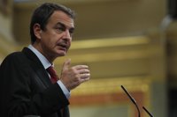 Zapatero llama a Hereu para felicitarle por su victoria