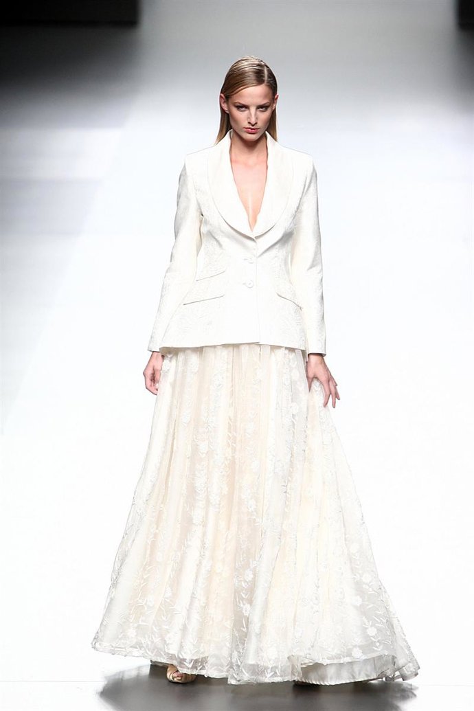 Modelo de Javier Larrainzar en Cibeles