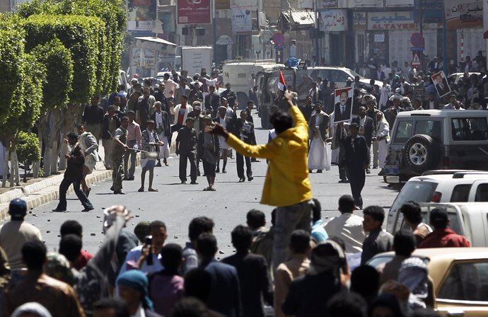 Protestas en yemen, partidarios de Salé se enfrentan a manifestantes antiguberna