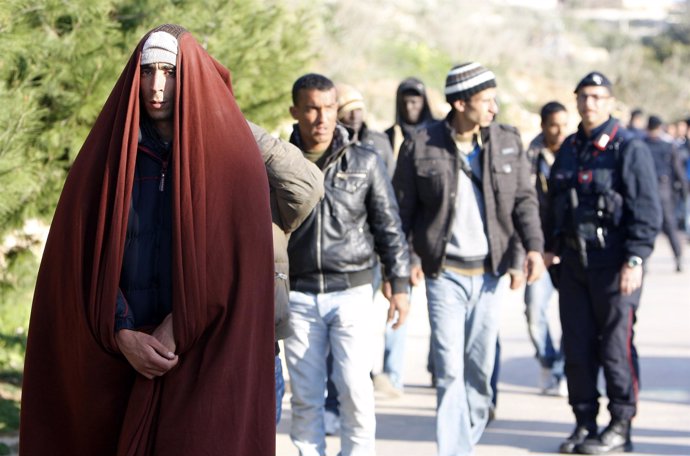 Nuevos inmigrantes tunecinos llegan a Italia