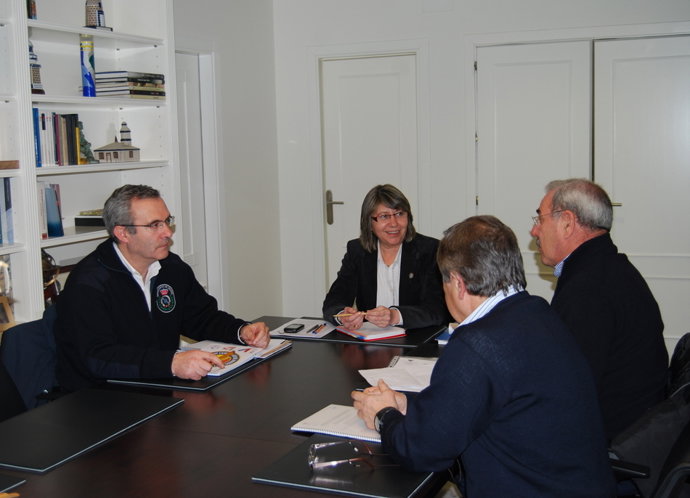 ROSA QUINTANA RECOLLE AS DEMANDAS DO SECTOR DA PESCASUBMARIÑA NO DESEÑO DA COMPO