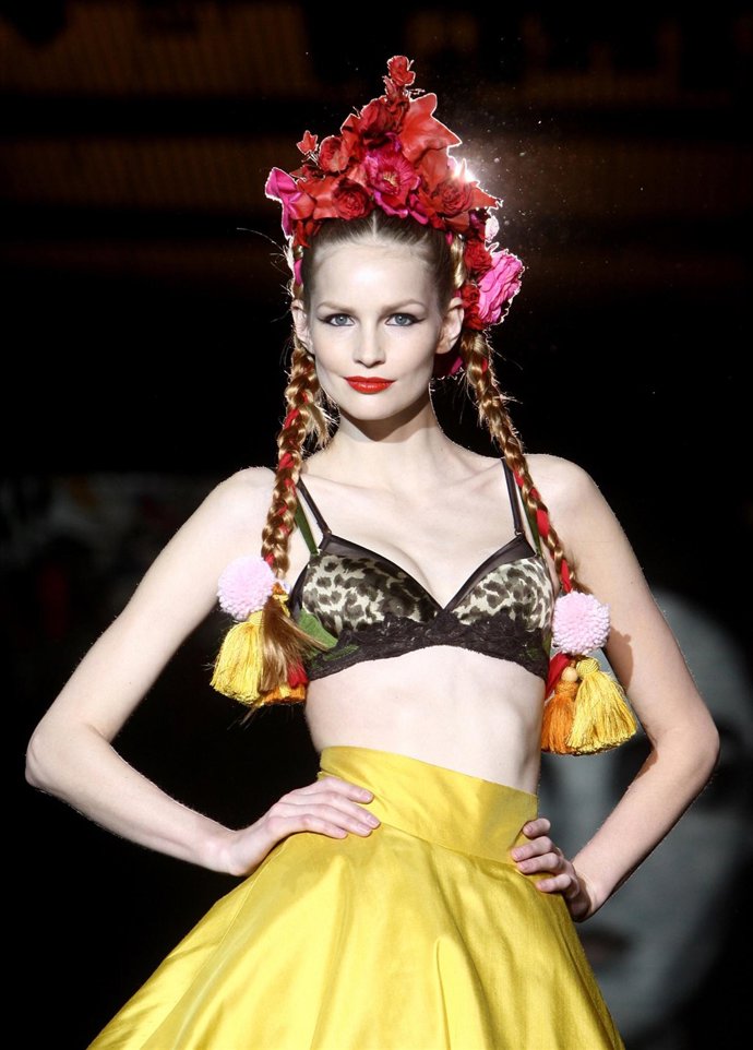 Modelo de Andrés Sardá en Cibeles