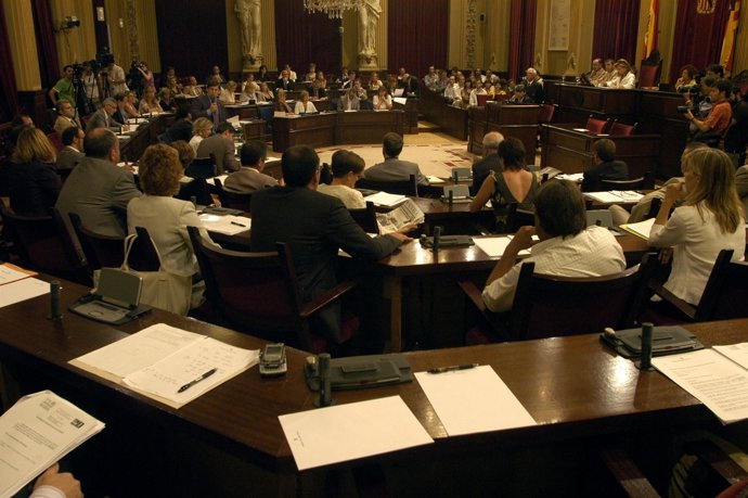 Sala de Plenos del Parlament balear