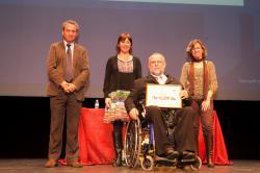Entrega de los distintivos del Consell.
