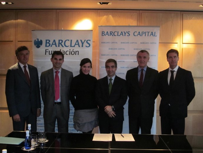 Firma del convenio de colaboración con la Fundación Summa Humanitate 