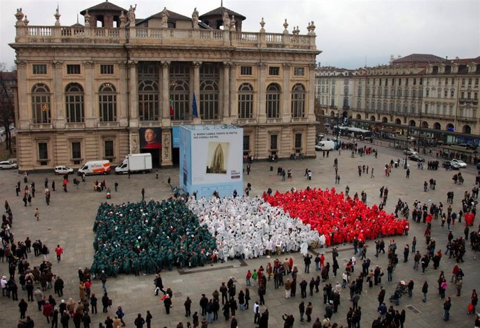 La gran bandera viva de Turín