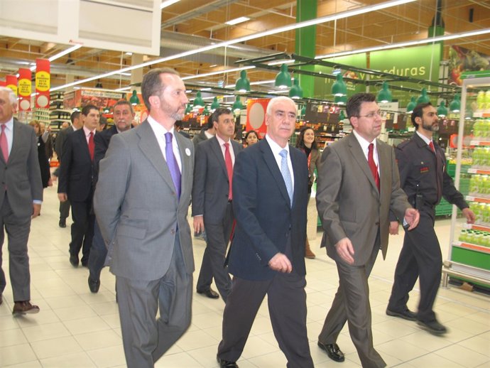 El consejero de Turismo inaugura el Parque Multifuncional de Sevilla Este