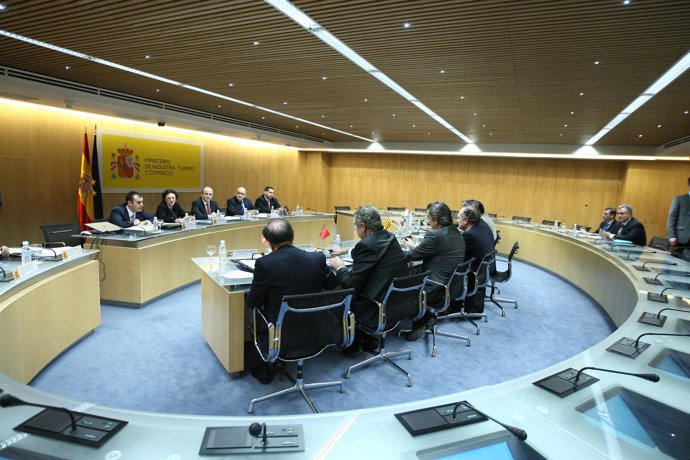 Sebastián se reúne con las CCAA para hablar sobre el sector del automóvil