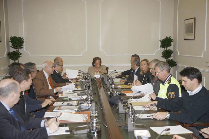 Barberá preside la Junta Local de Protección Civil sobre las Fallas.