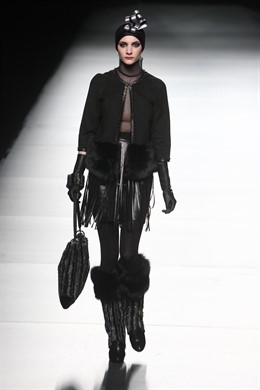 Modelo de Jesús Marinero en Cibeles